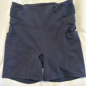 Fabletics high Waisted Atgletic biker shorts | Small